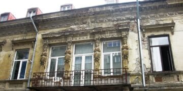 Fațadele degradate ar putea fi renovate cu sprijin financiar. Primăria pregătește un nou program pentru clădirile istorice