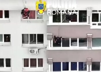 Intervenție spectaculoasă! O femeie care amenința că își va face rău a fost salvată după o operațiune cu negociatori și luptători ai trupelor speciale