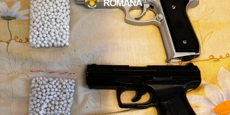 15 percheziții în trei județe într-un dosar de camătă și proxenetism. Polițiștii au ridicat bani, valută și au dus la audieri 20 de persoane