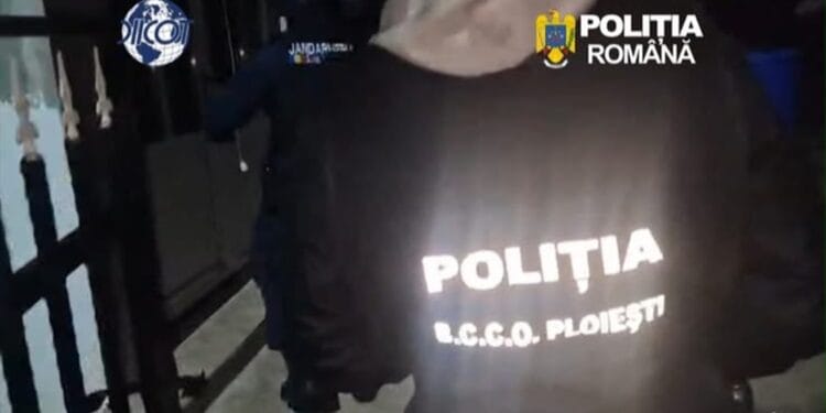 Soldat profesionist, arestat pentru viol asupra unor minore și pornografie infantilă. Victimele au 12, 13 și 14 ani
