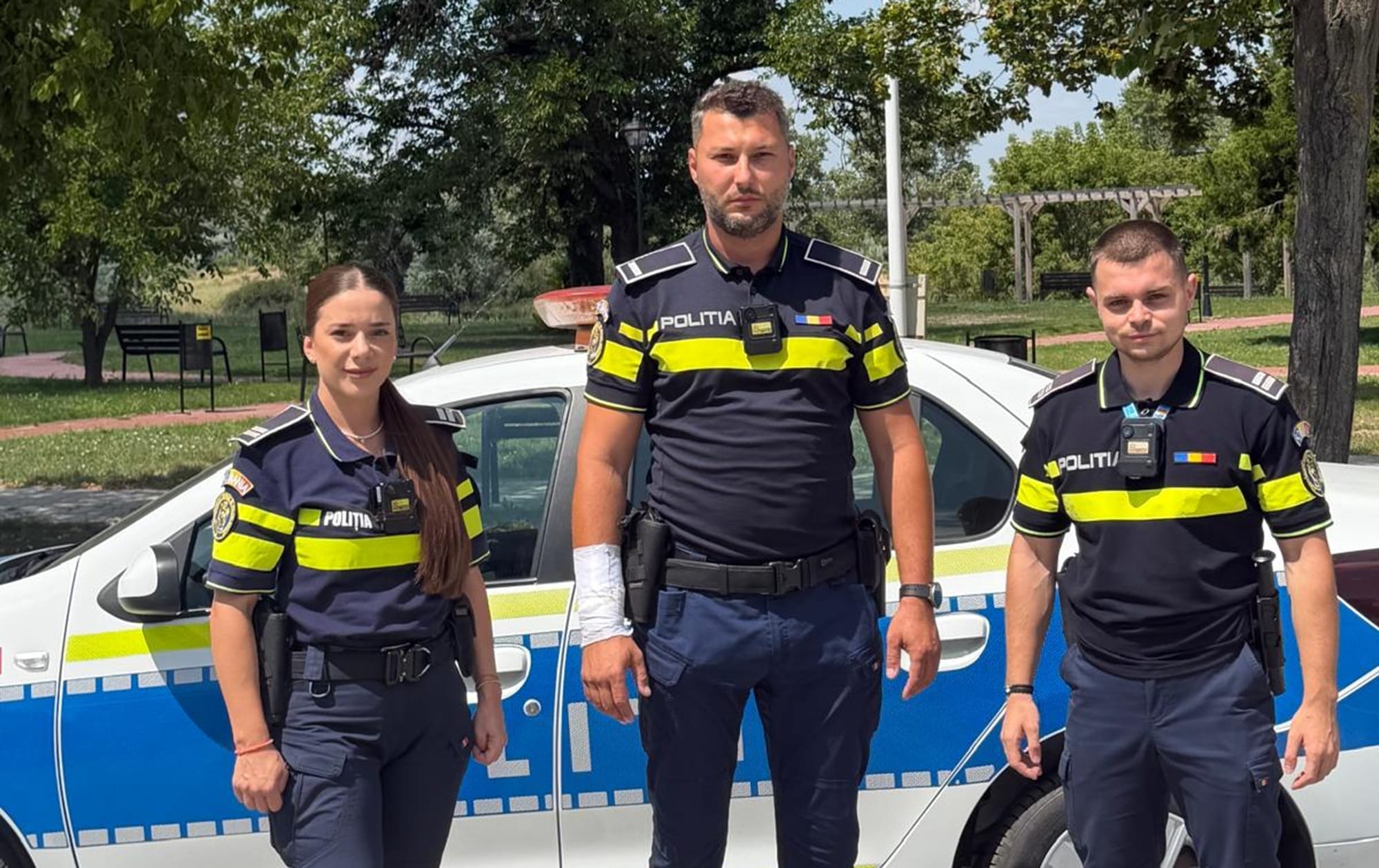 Polițiștii Nicușor, Mihai și Roxana