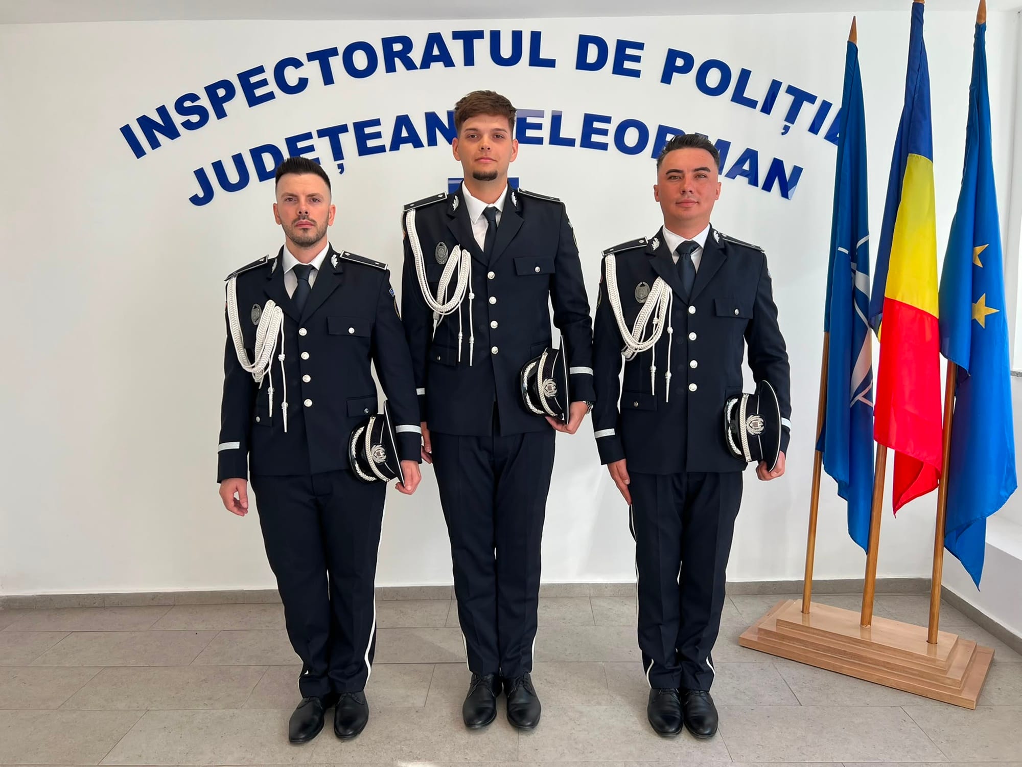 Trei ofițeri din promoția 2026 au intrat în rândurile IPJ! Noii absolvenți ai Academiei de Poliție încep activitatea în teren