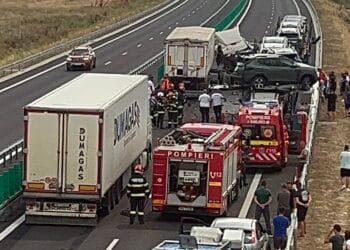 DEx12 blocat după un accident. Traficul a fost deviat