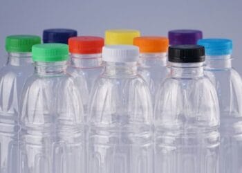 UE schimbă regulile pentru ambalaje. Limite stricte pentru „substanțele chimice eterne” și noi restricții pentru plasticul de unică folosință