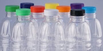 UE schimbă regulile pentru ambalaje. Limite stricte pentru „substanțele chimice eterne” și noi restricții pentru plasticul de unică folosință