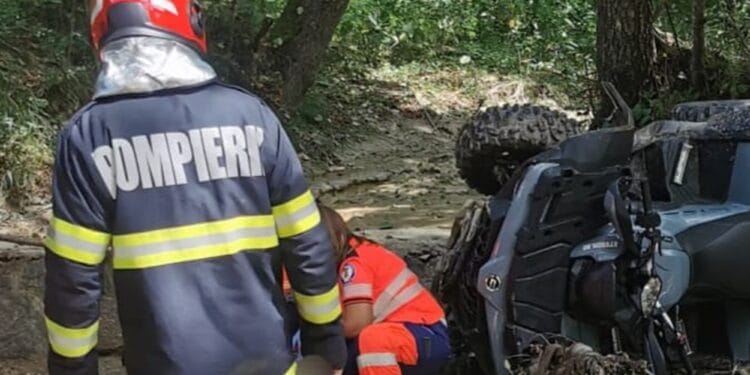 Tragedie! ATV răsturnat! Un bărbat a murit, altul a fost dus la spital