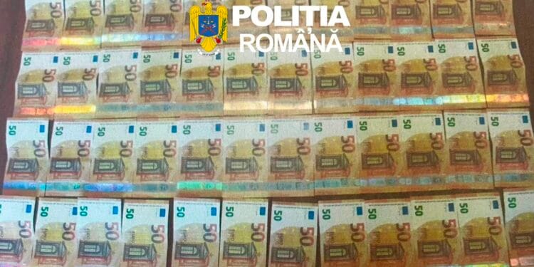 Mii de euro falși, puși în circulație pentru cumpărarea unor mașini! 262 de bancnote contrafăcute, descoperite în anchetă