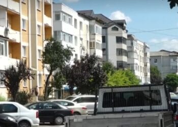 Caz șocant! O femeie însărcinată a căzut de la etajul 4, iar iubitul ar fi așteptat două ore înainte să sune la 112