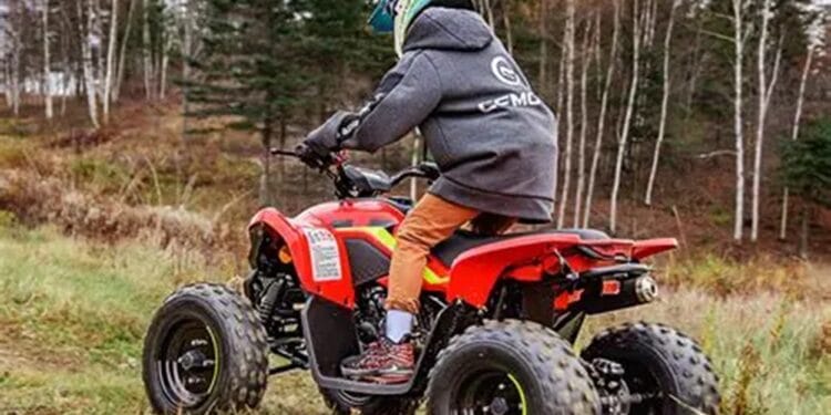 Copil de 10 ani, prins de polițiști conducând un ATV neînmatriculat. Mama sa i-ar fi încredințat vehiculul