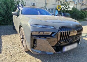 Lovitură DIICOT după 16 percheziții! Aur, bani, o armă și bunuri de 400.000 de euro, ridicate de anchetatori