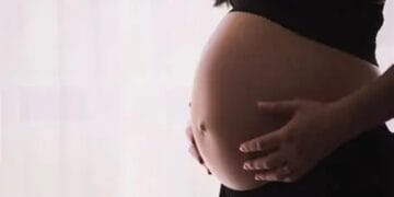 Tânăr de 20 de ani, arestat pentru trafic de persoane. O femeie ar fi fost obligată să se prostitueze inclusiv în timpul sarcinii