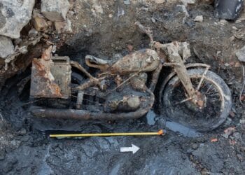 Dunărea s-a retras și a scos la lumină o motocicletă Wehrmacht. A stat ascunsă în nămol aproape 80 de ani