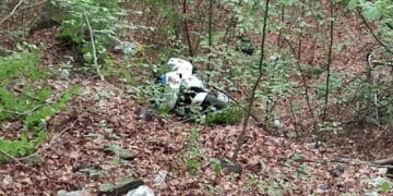 Tragedie! Un motociclist a căzut 30 de metri într-o râpă și a murit în ciuda manevrelor de resuscitare