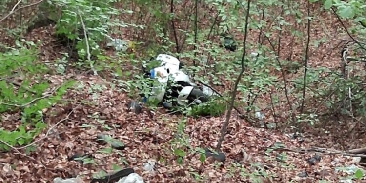 Tragedie! Un motociclist a căzut 30 de metri într-o râpă și a murit în ciuda manevrelor de resuscitare