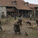 Oameni exploatați de o familie, obligați să muncească până la 16 ore pe zi. Victimele ar fi fost „vândute” cu până la 3.000 de euro