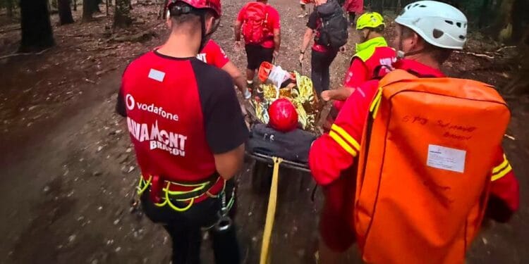 Dublă intervenție Salvamont! Un biciclist rănit în Ciucaș și un turist mușcat de câine