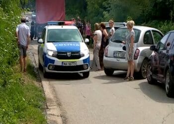 Teroare într-o comună! Și-ar fi bătut iubita, a amenințat că îi dă foc casei și s-a dezlănțuit la venirea polițiștilor