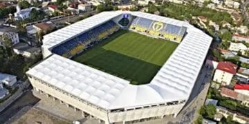 Descoperire înaintea unui meci. Articole pirotehnice, ascunse într-un rucsac pe stadion