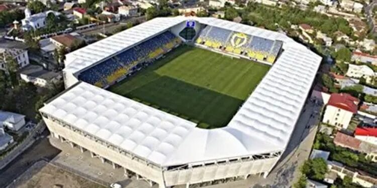 Descoperire înaintea unui meci. Articole pirotehnice, ascunse într-un rucsac pe stadion
