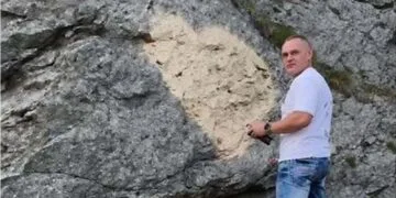 Declarație de dragoste transformată în dosar. Bărbat căutat după ce a vandalizat o stâncă de pe Transfăgărășan cu un spray graffiti