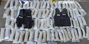 Captură uriașă de droguri! Cocaină și canabis, ascunse într-un compartiment secret al unei mașini