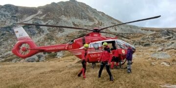 Turistă germană, rănită în munți! Opt salvamontiști au intervenit, femeia a fost evacuată pe calea aerului