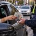 Fals polițist, prins după ce a oprit o șoferiță în trafic și i-a cerut 1.500 de lei. A amenințat-o că îi ia permisul