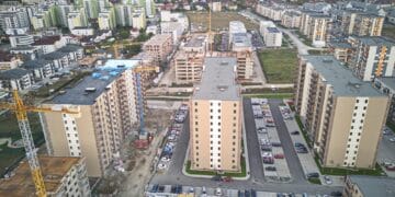 Bani europeni pentru locuințe accesibile! Tinerii și familiile care nu-și permit o casă, în centrul unui nou program