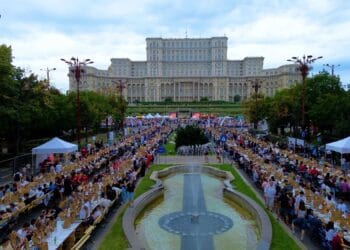 „Masa Care Unește” a strâns peste 100.000 de euro pentru primul Spital de Psihiatrie Pediatrică din România