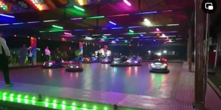Metodă inedită de înșelăciune! Doi tineri și-ar fi „fabricat” cu imprimanta 3D fisele pentru mașinuțele tamponabile