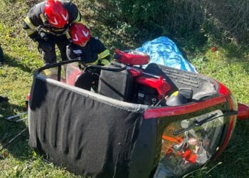 Tragedie! Bărbat de 79 de ani, găsit mort după ce un moped a ajuns în șanț