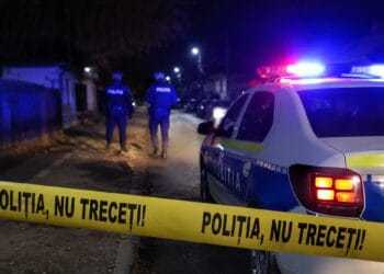 Bătaie cu obiecte contondente în toiul nopții. Doi bărbați, reținuți după un scandal