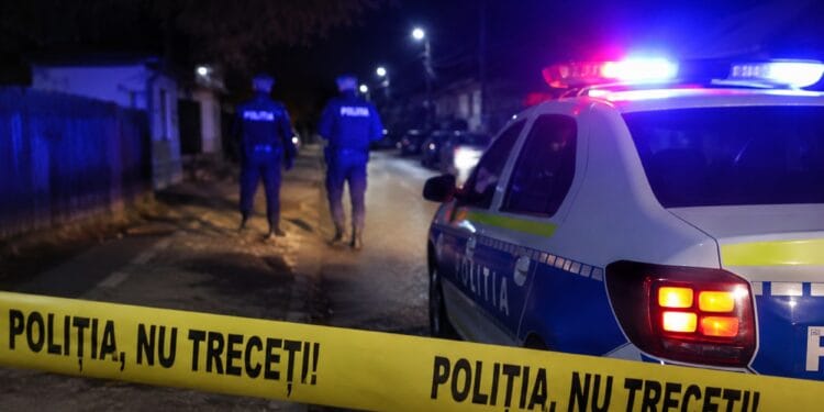 Bătaie cu obiecte contondente în toiul nopții. Doi bărbați, reținuți după un scandal