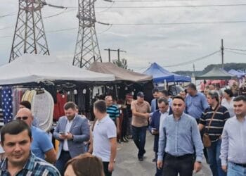 Polițiștii, jandarmii și pompierii, printre oameni la Târgul Anual! Peste 100 de materiale preventive, distribuite participanților