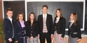 Uniformele școlare ar putea deveni obligatorii în România. Proiectul a trecut de Senat