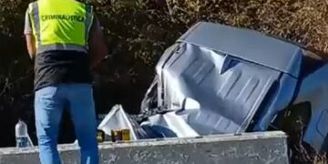 Accident cumplit! O femeie a murit, iar alta și-a pierdut un braț după impactul cu un cap de pod