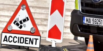 Adolescent de 16 ani, lovit pe trecerea de pietoni! Șoferul a fugit de la locul accidentului