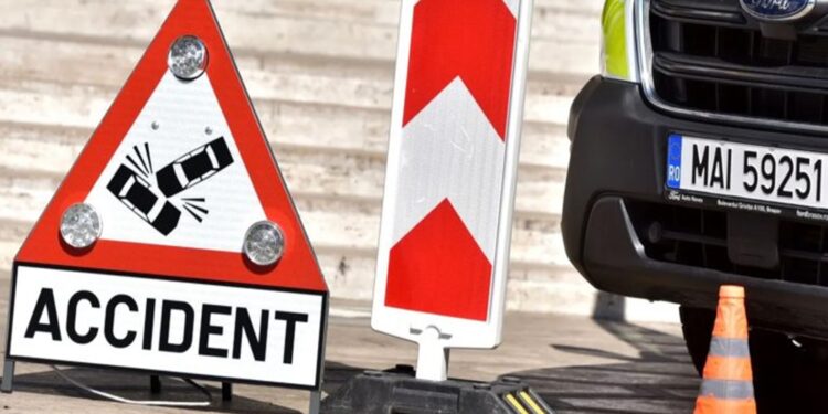 Adolescent de 16 ani, lovit pe trecerea de pietoni! Șoferul a fugit de la locul accidentului