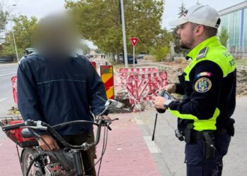 Razie în trafic! Zeci de bicicliști și utilizatori de trotinete electrice, amendați de polițiști