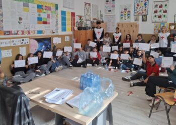 Peste 300 de elevi au învățat să salveze vieți și să spună NU drogurilor. Proiect derulat în șase școli