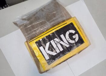 Prins cu un kilogram de cocaină ascuns într-un compartiment secret. Bărbat de 35 de ani, arestat