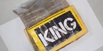 Prins cu un kilogram de cocaină ascuns într-un compartiment secret. Bărbat de 35 de ani, arestat