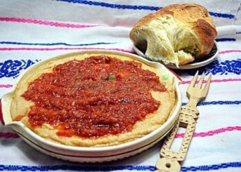 De ce se pune bicarbonat în fasole. Trucul care o face mai fragedă și când poate strica mâncarea