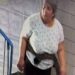 Bătrâni jefuiți de o femeie care le cerea ajutorul! O pensionară de 83 de ani a rămas fără geantă în plină stradă