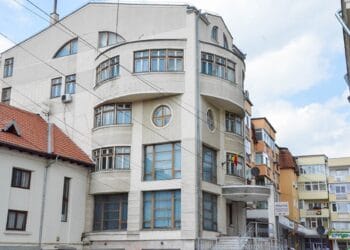 Caz grav! Un bărbat de 45 de ani ar fi chemat un copil de 13 ani la întâlnire în scopuri sexuale