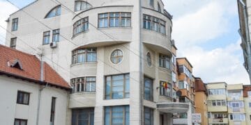 Caz grav! Un bărbat de 45 de ani ar fi chemat un copil de 13 ani la întâlnire în scopuri sexuale