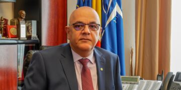 Raed Arafat, reacție dură după ce un pompier a fost atacat la Focul lui Sumedru! Mascații au intervenit în forță!