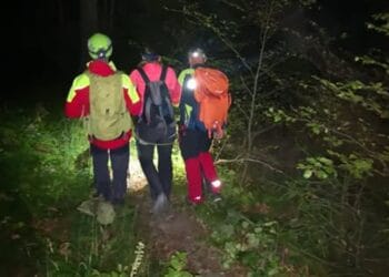 Misiuni contra-cronometru! Un turist a fost preluat cu elicopterul, o femeie epuizată a fost coborâtă de salvamontiști