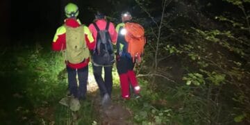 Misiuni contra-cronometru! Un turist a fost preluat cu elicopterul, o femeie epuizată a fost coborâtă de salvamontiști